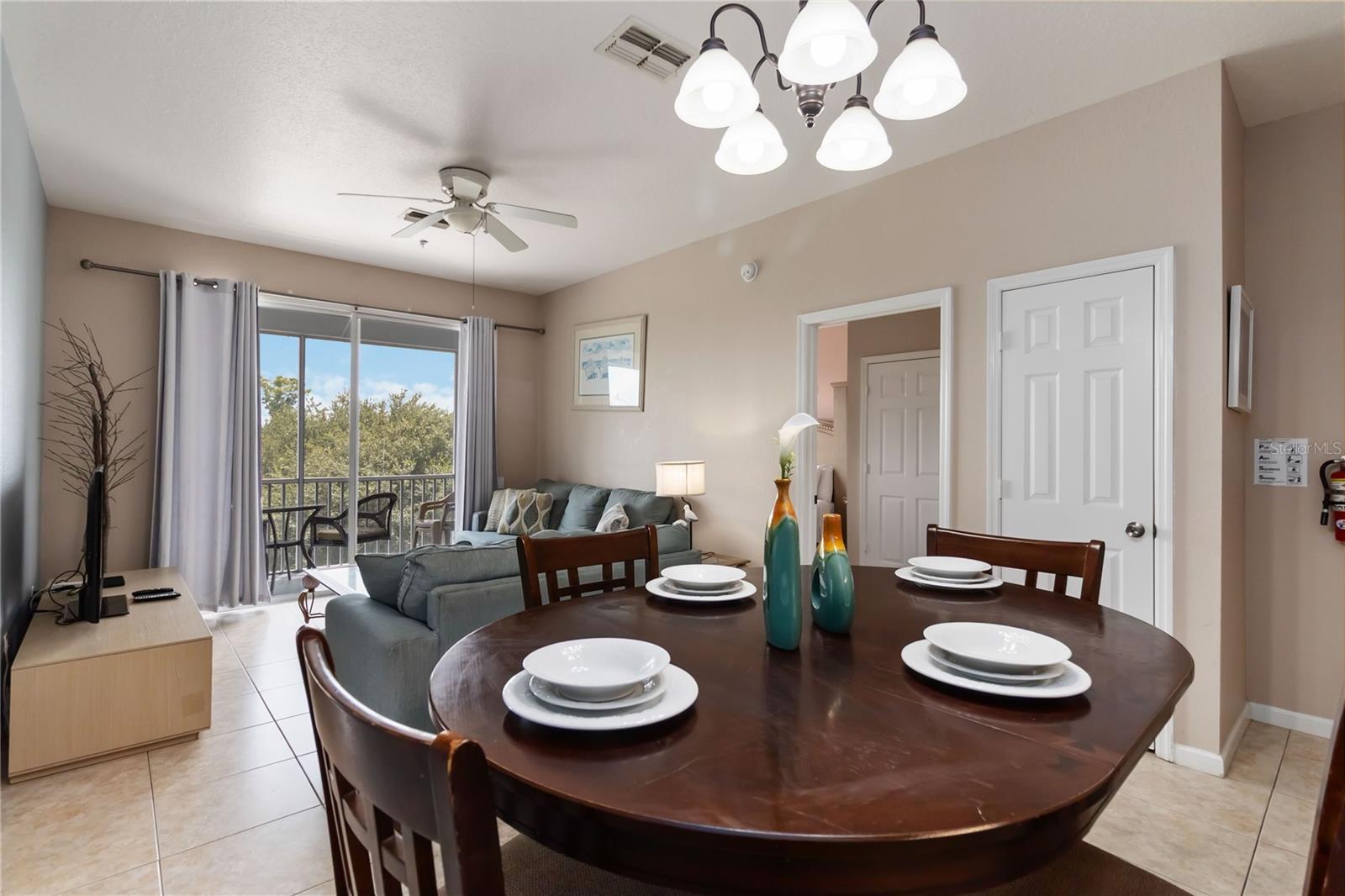 Image 13 of 46 For 8105 Coconut Palm Way 303