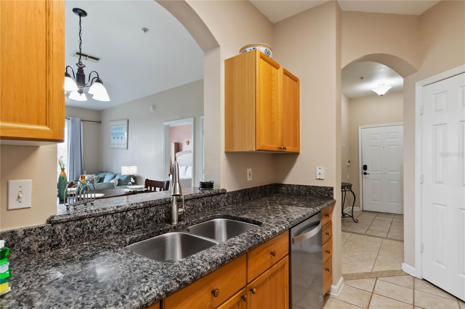 Image 17 of 46 For 8105 Coconut Palm Way 303