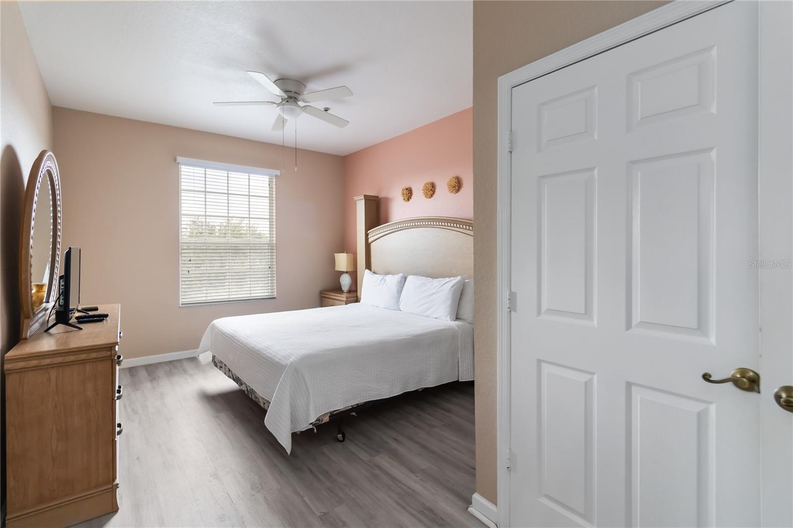Image 18 of 46 For 8105 Coconut Palm Way 303