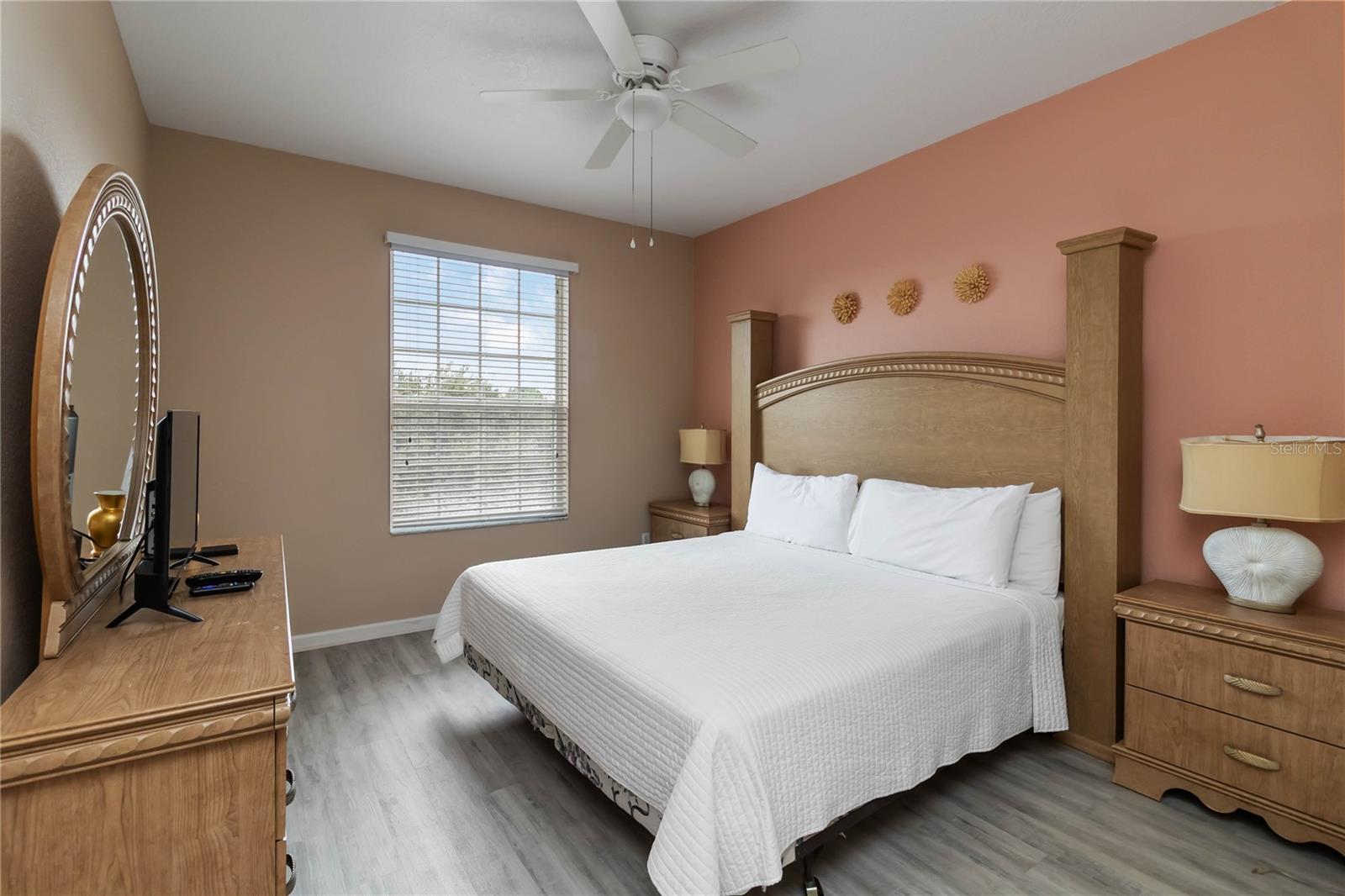 Image 19 of 46 For 8105 Coconut Palm Way 303