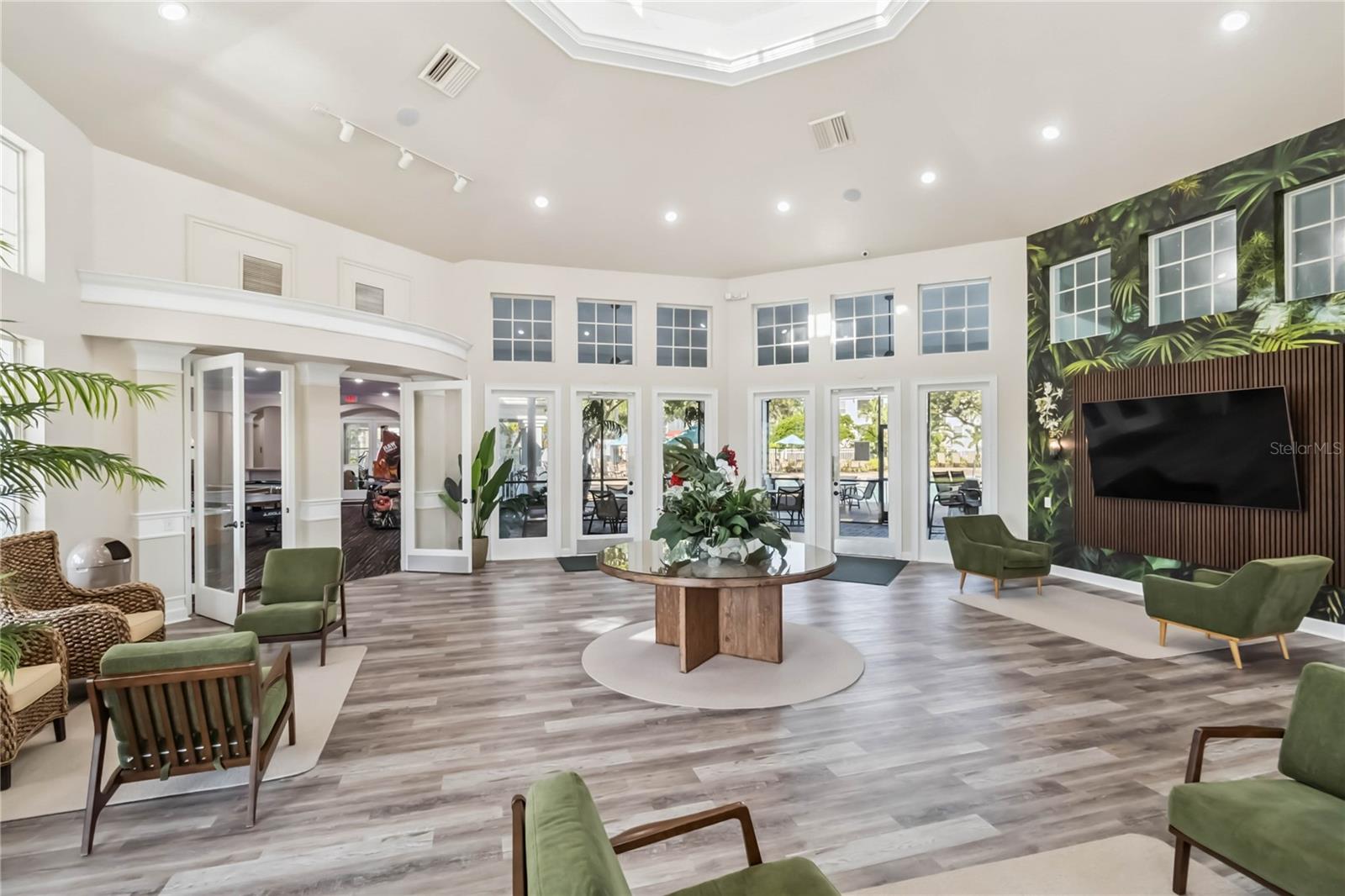 Image 36 of 46 For 8105 Coconut Palm Way 303