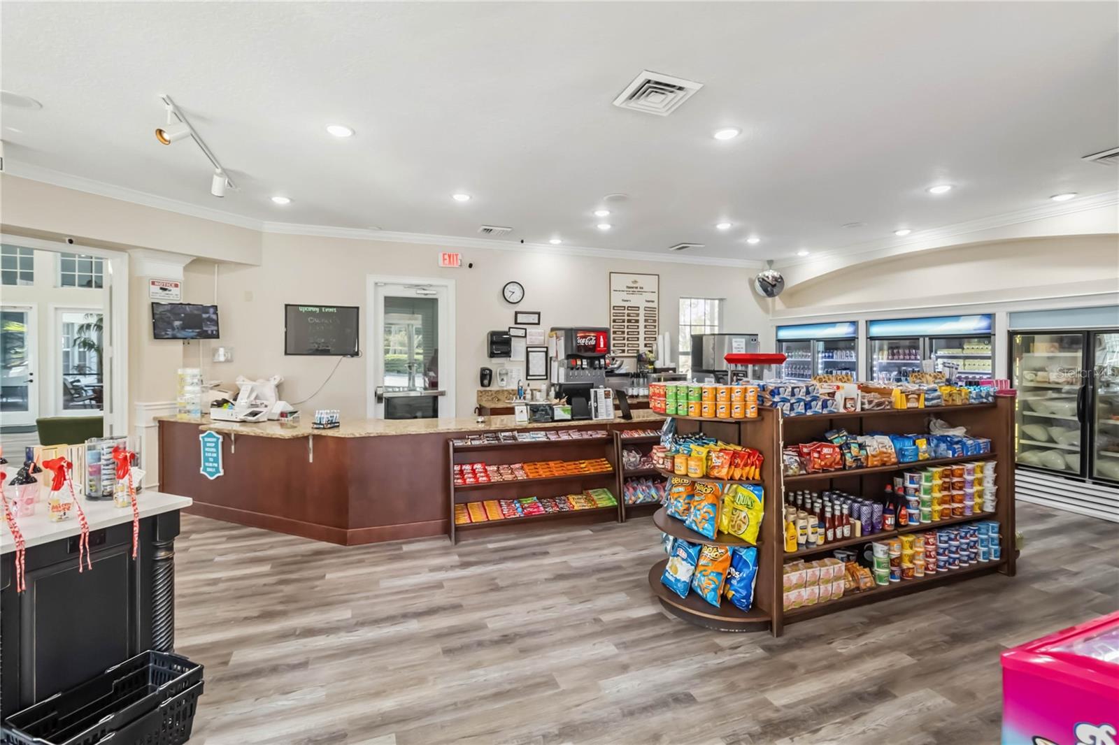 Image 38 of 46 For 8105 Coconut Palm Way 303