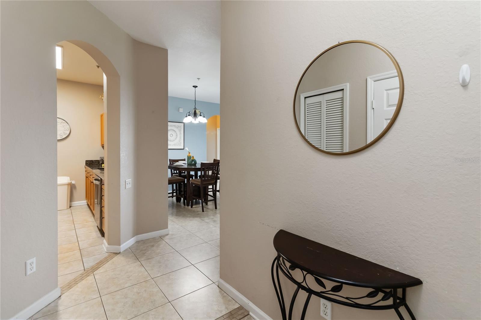Image 5 of 46 For 8105 Coconut Palm Way 303