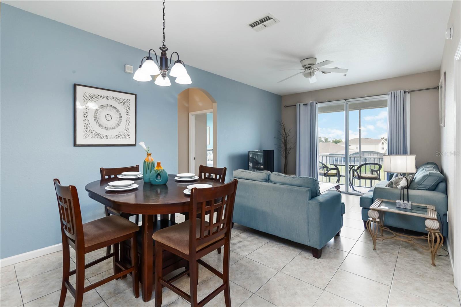 Image 6 of 46 For 8105 Coconut Palm Way 303
