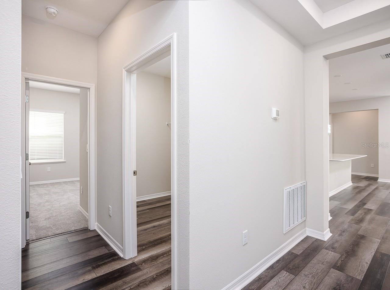 Listing photo id 38 for 20 Fig Court E