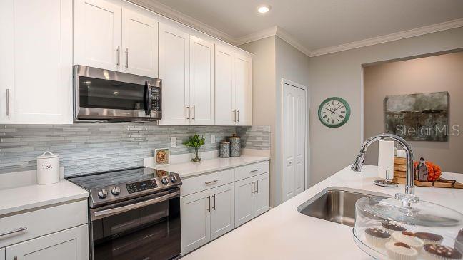 Listing photo id 3 for 20 Fig Court E