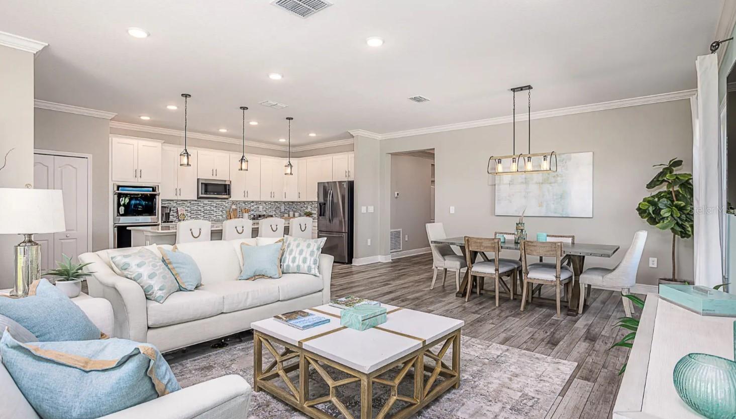 Listing photo id 5 for 20 Fig Court E