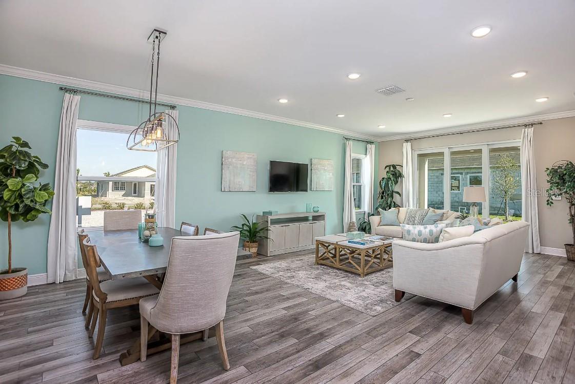 Listing photo id 7 for 20 Fig Court E