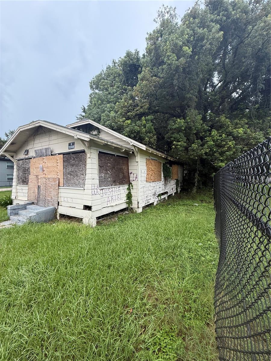 Image 2 of 5 For 823 Livingston Street