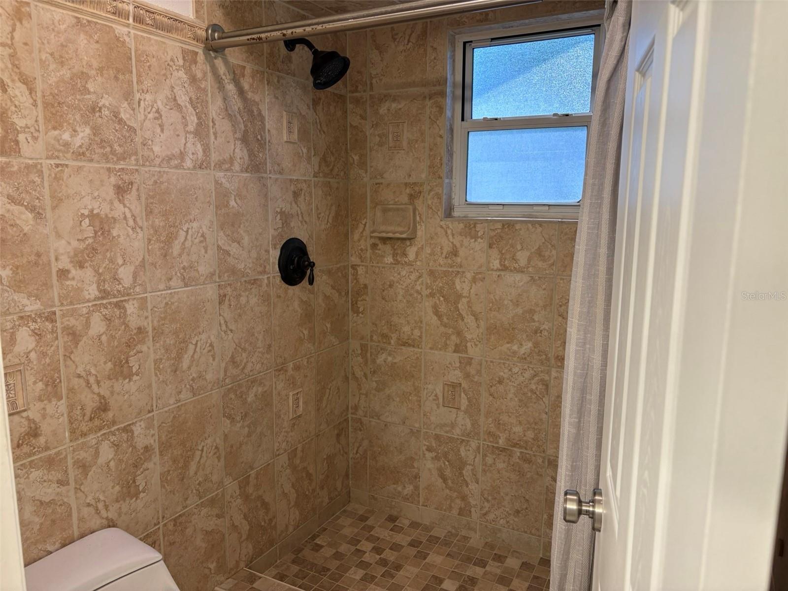 Image 22 of 36 For 1400 Franconia Avenue