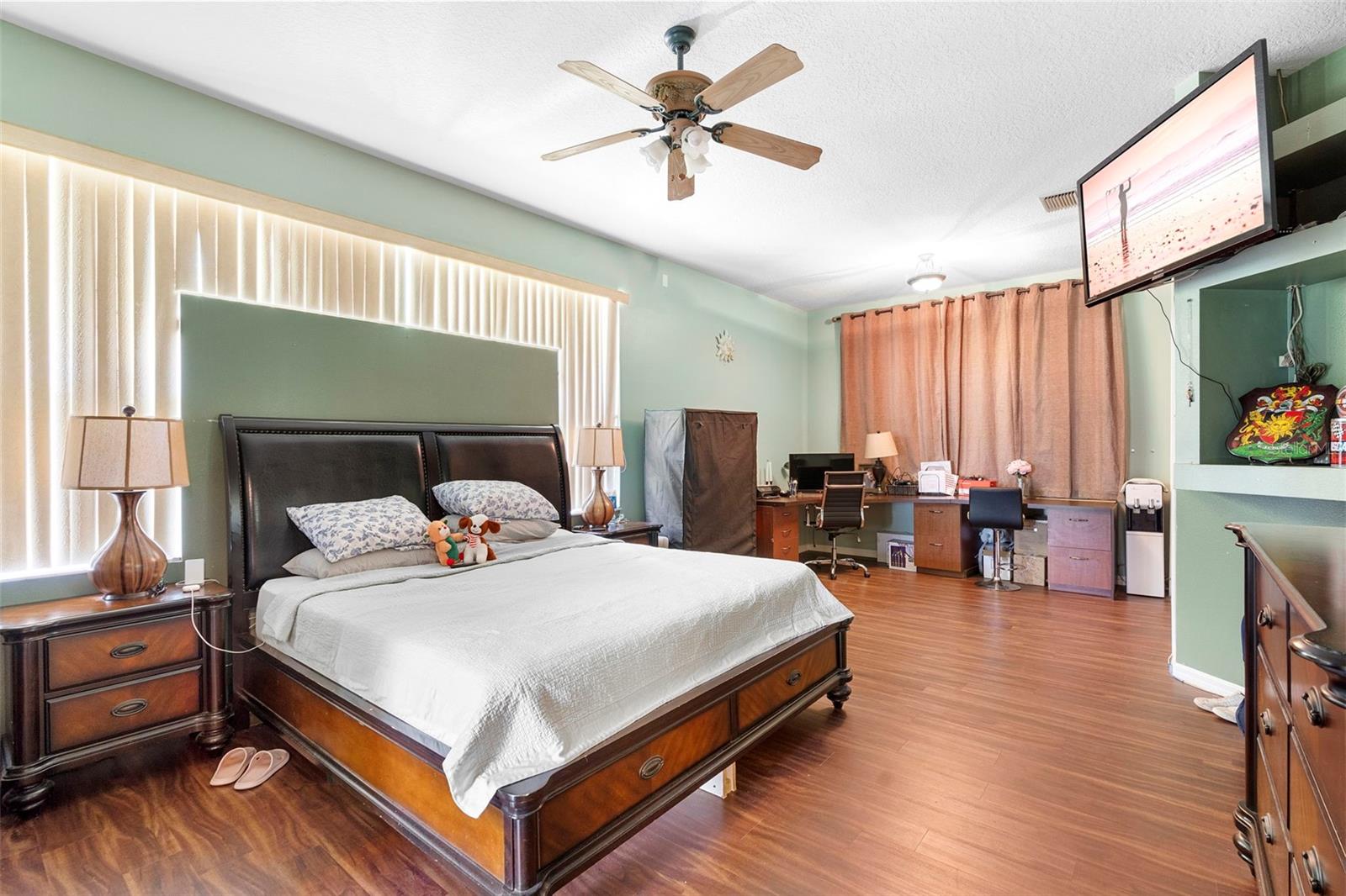 Image 32 of 44 For 25039 Adair Avenue