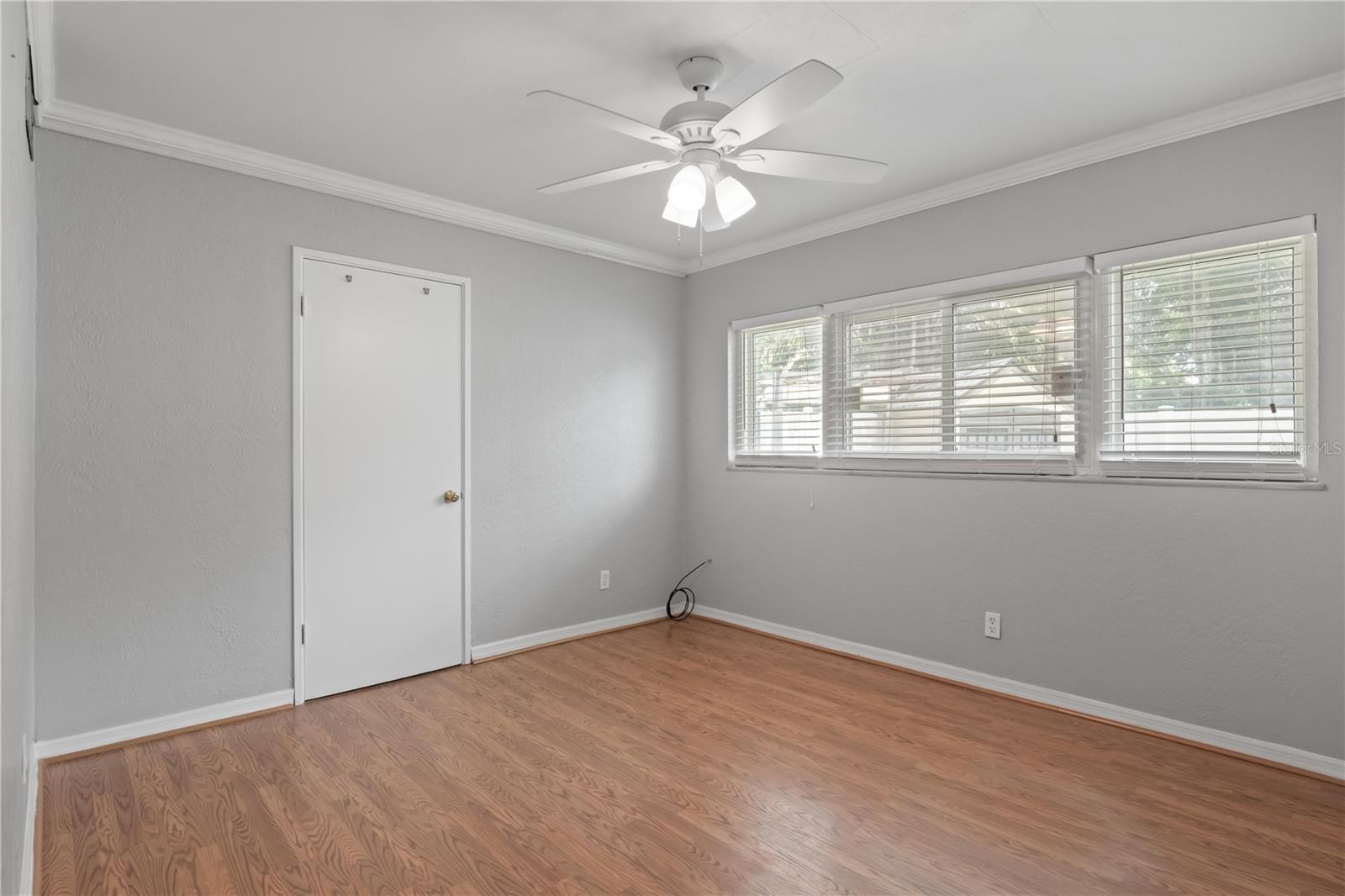 Image 12 of 23 For 985 Las Flores Way