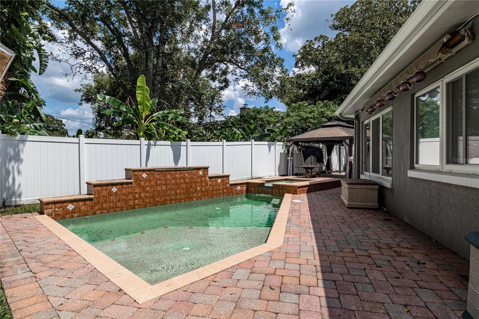 Image 19 of 23 For 985 Las Flores Way