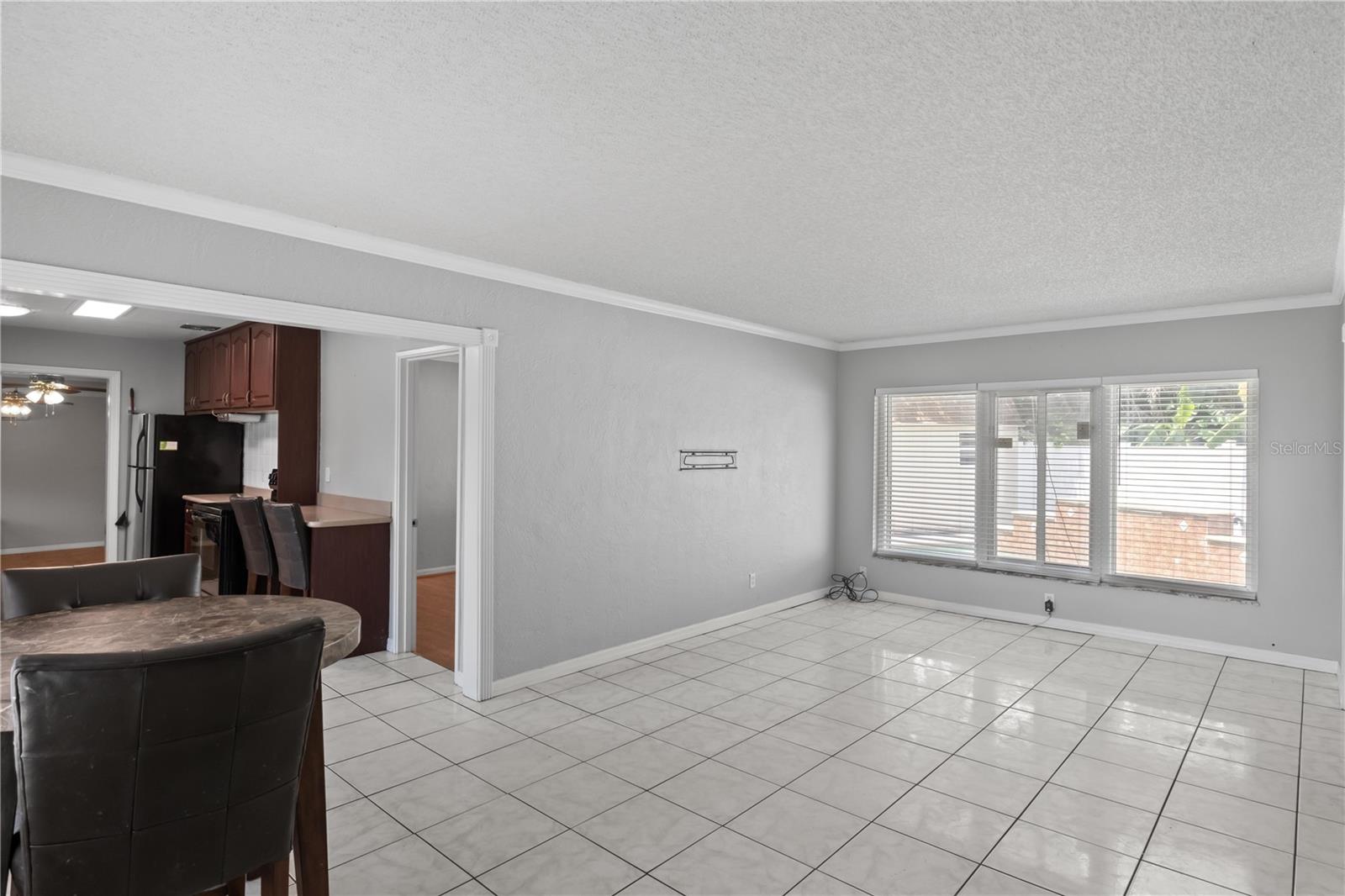 Image 2 of 23 For 985 Las Flores Way