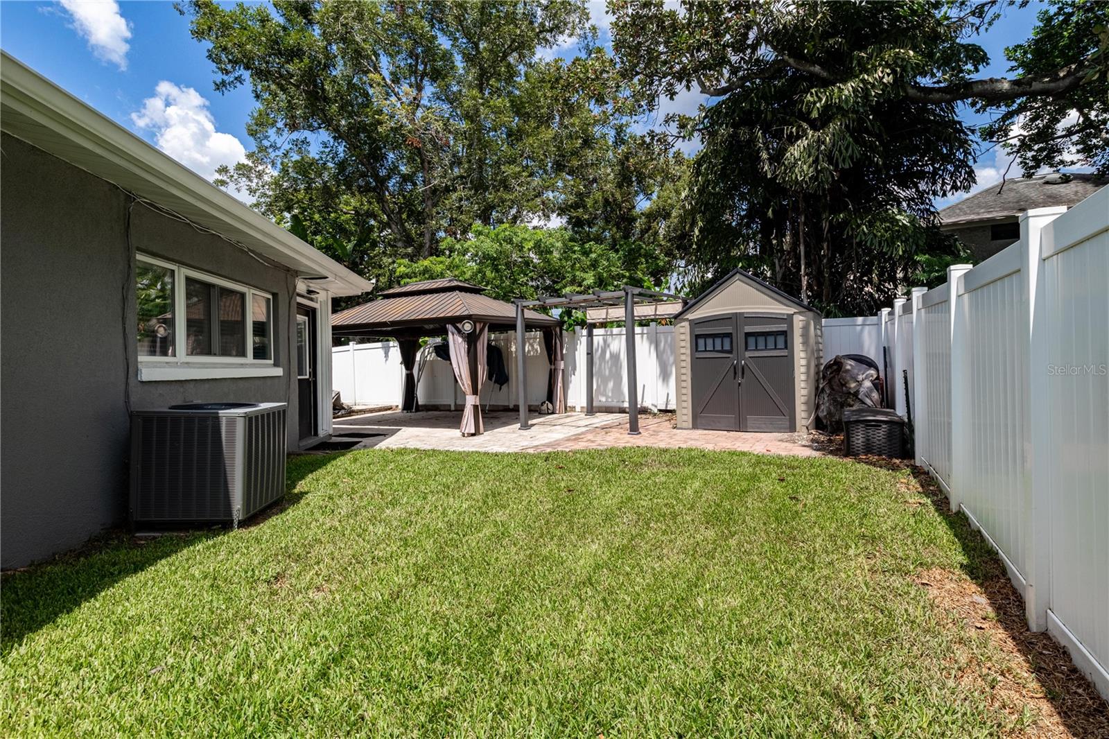 Image 20 of 23 For 985 Las Flores Way