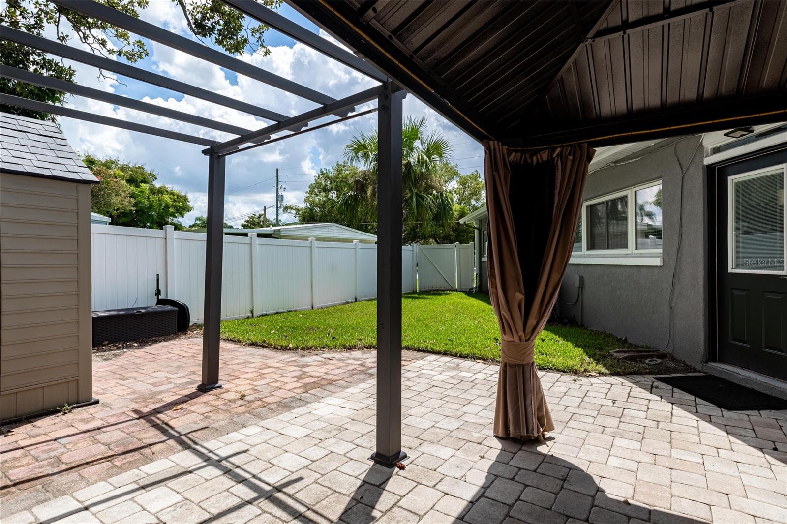 Image 21 of 23 For 985 Las Flores Way