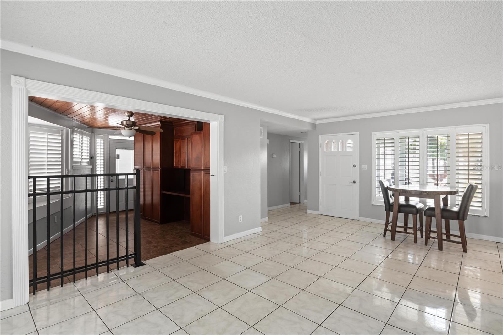 Image 4 of 23 For 985 Las Flores Way