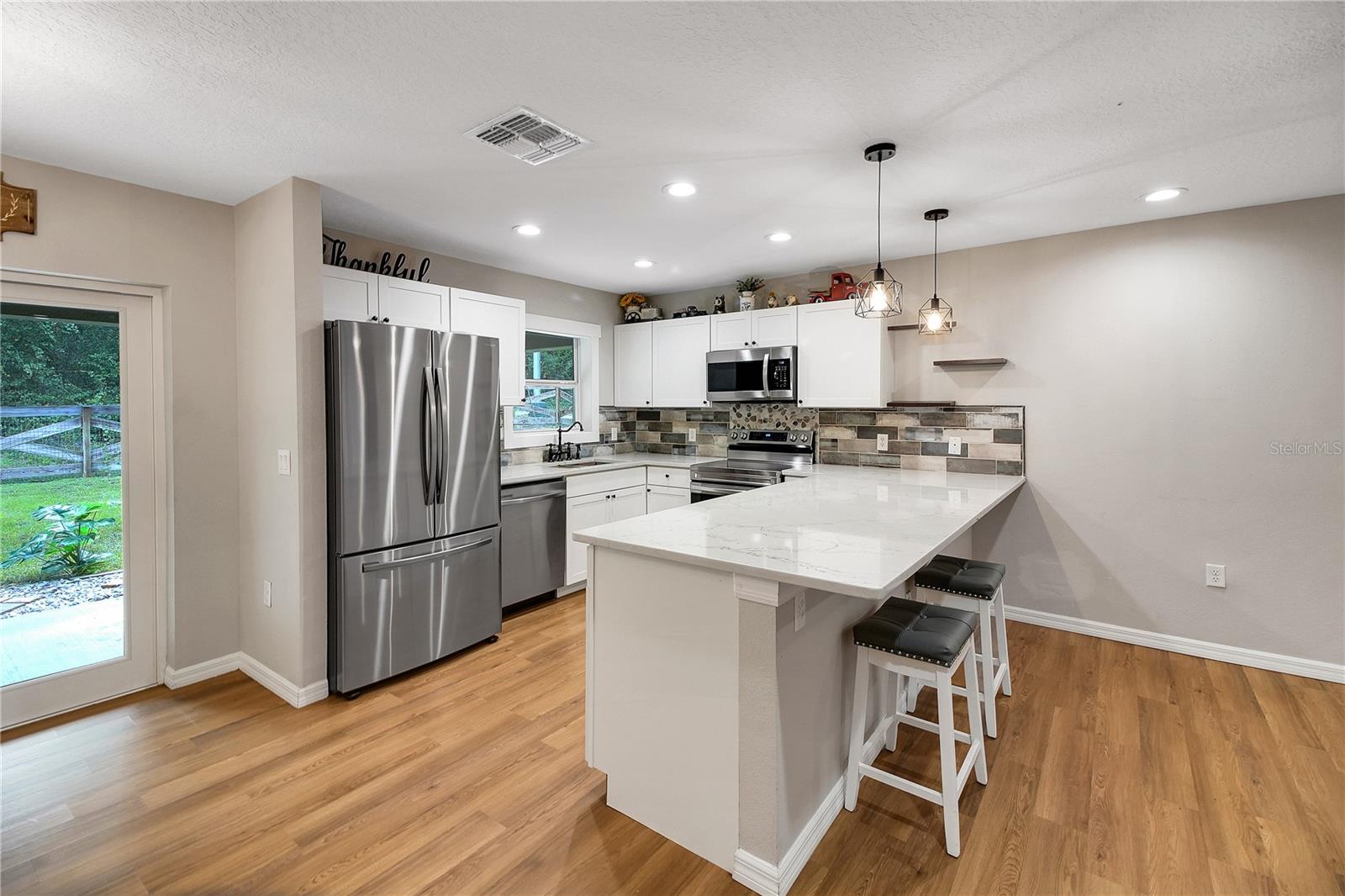 Image 12 of 44 For 40882 5th Avenue