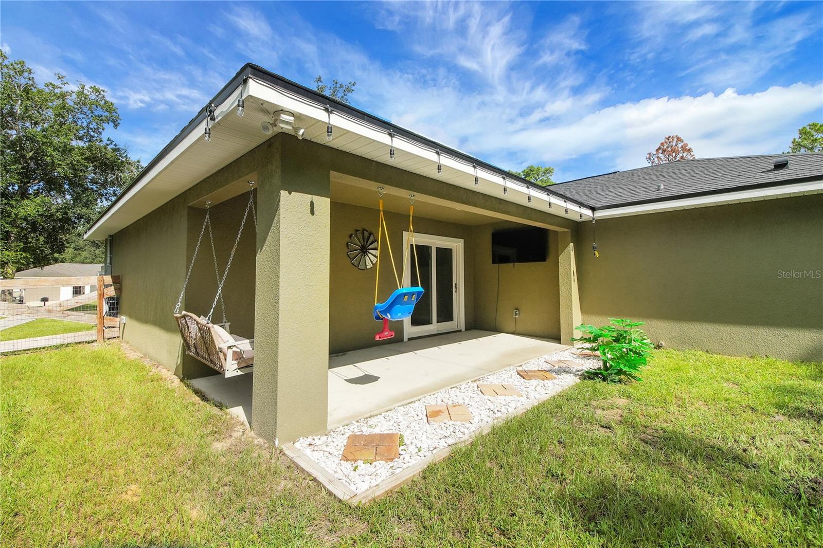 Image 31 of 44 For 40882 5th Avenue
