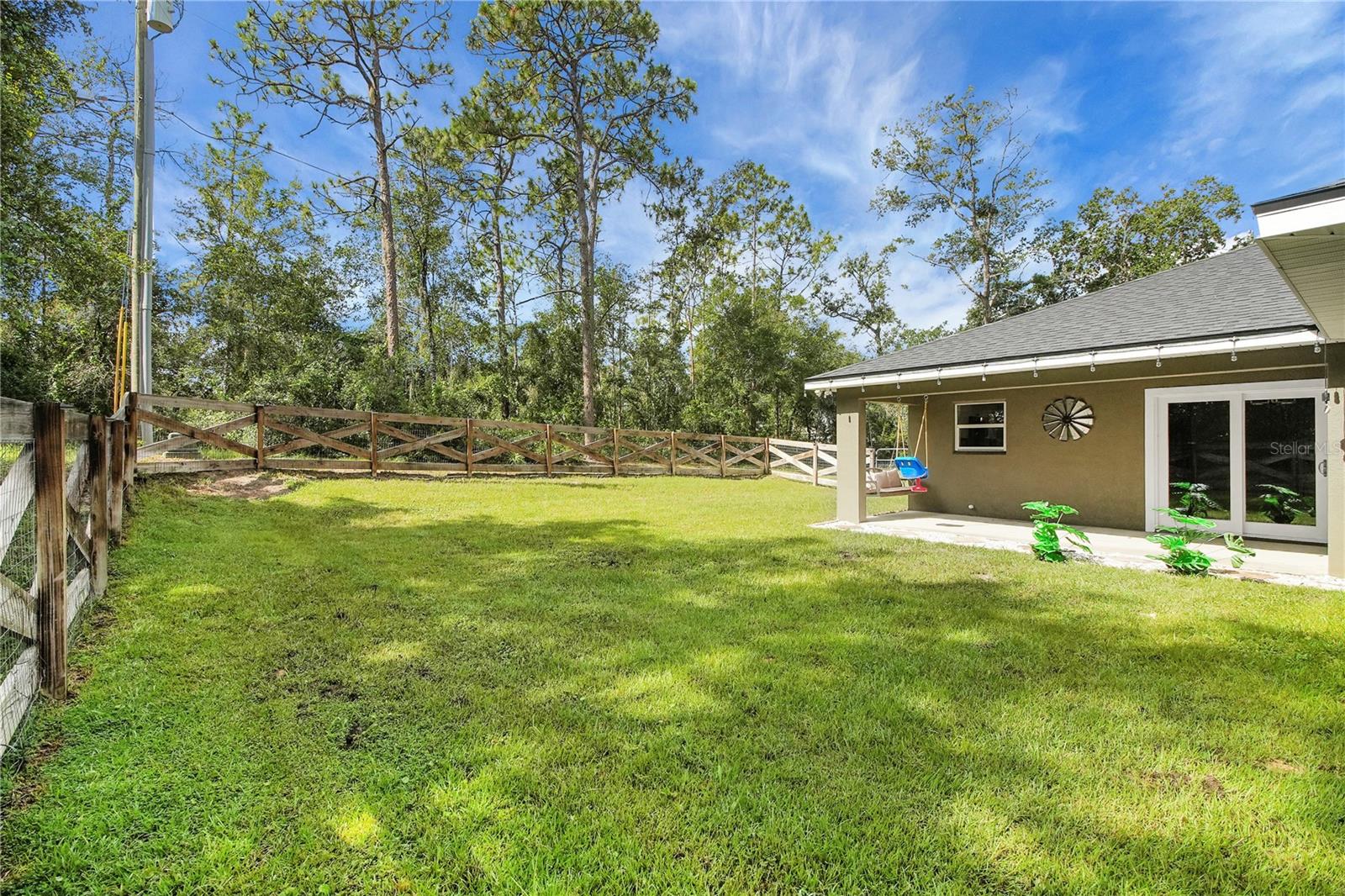 Image 38 of 44 For 40882 5th Avenue
