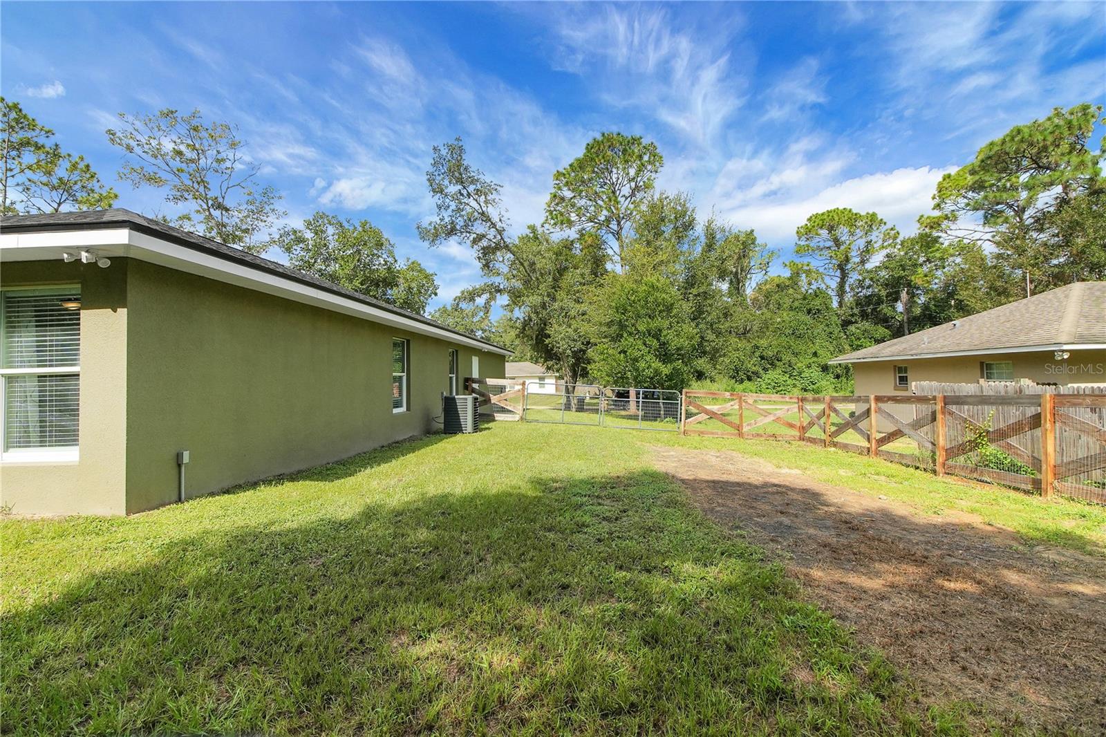 Image 39 of 44 For 40882 5th Avenue