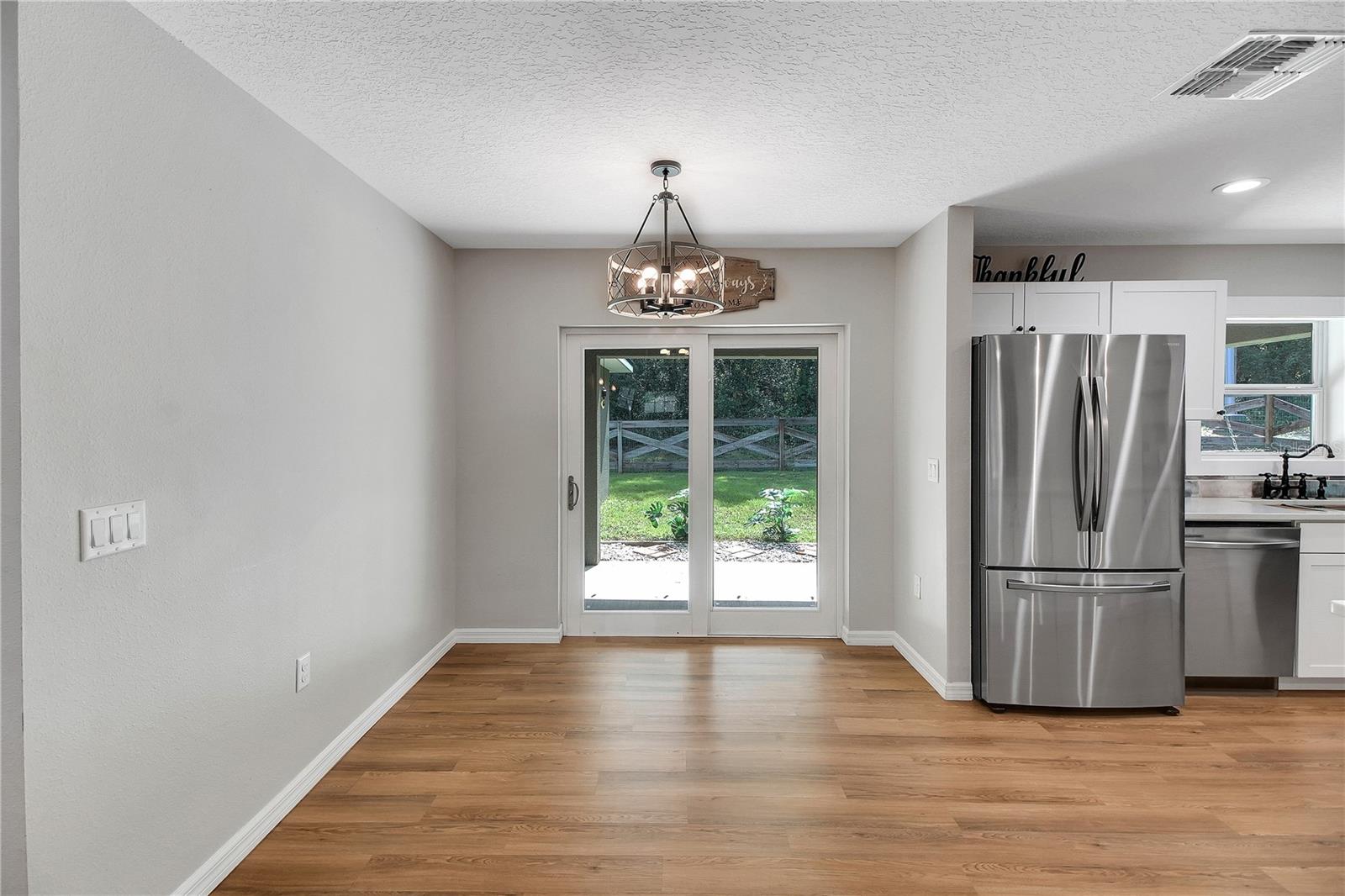 Image 7 of 44 For 40882 5th Avenue