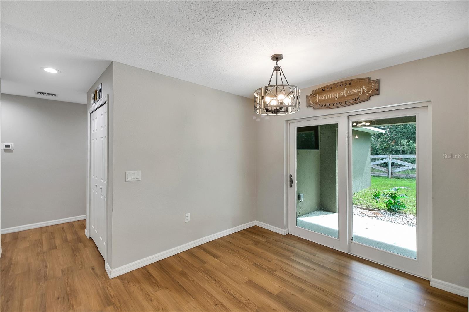 Image 8 of 44 For 40882 5th Avenue