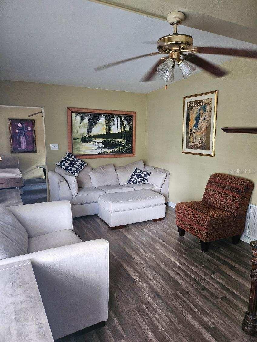 Image 7 of 13 For 515 Sunset Drive