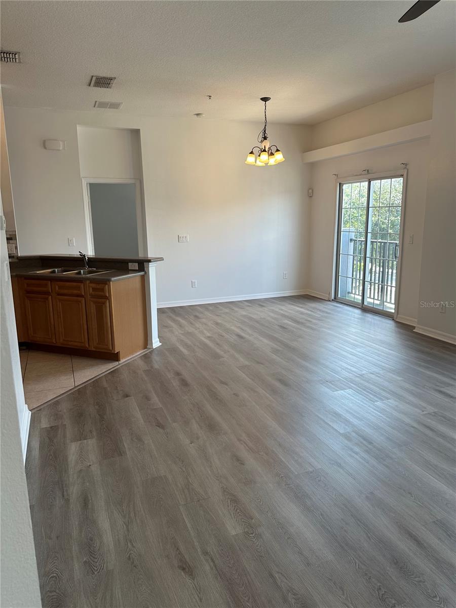 Image 10 of 27 For 6604 Goldenrod Road 100a