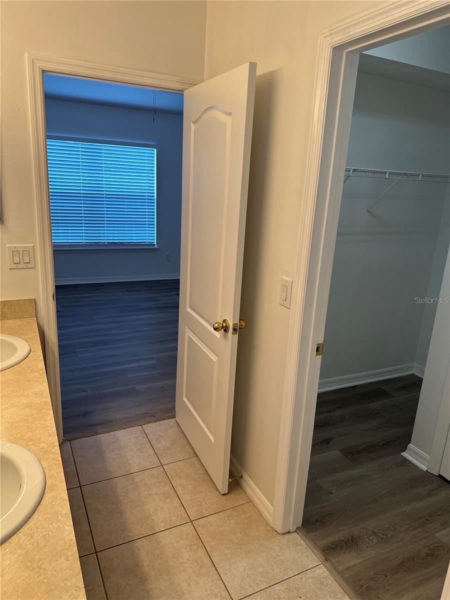 Image 16 of 27 For 6604 Goldenrod Road 100a