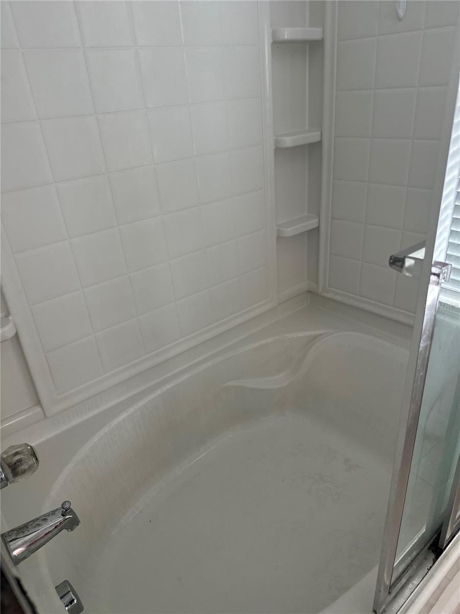 Image 22 of 27 For 6604 Goldenrod Road 100a