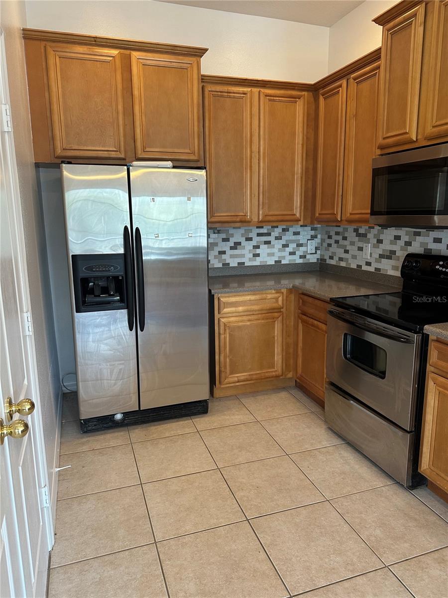 Image 8 of 27 For 6604 Goldenrod Road 100a