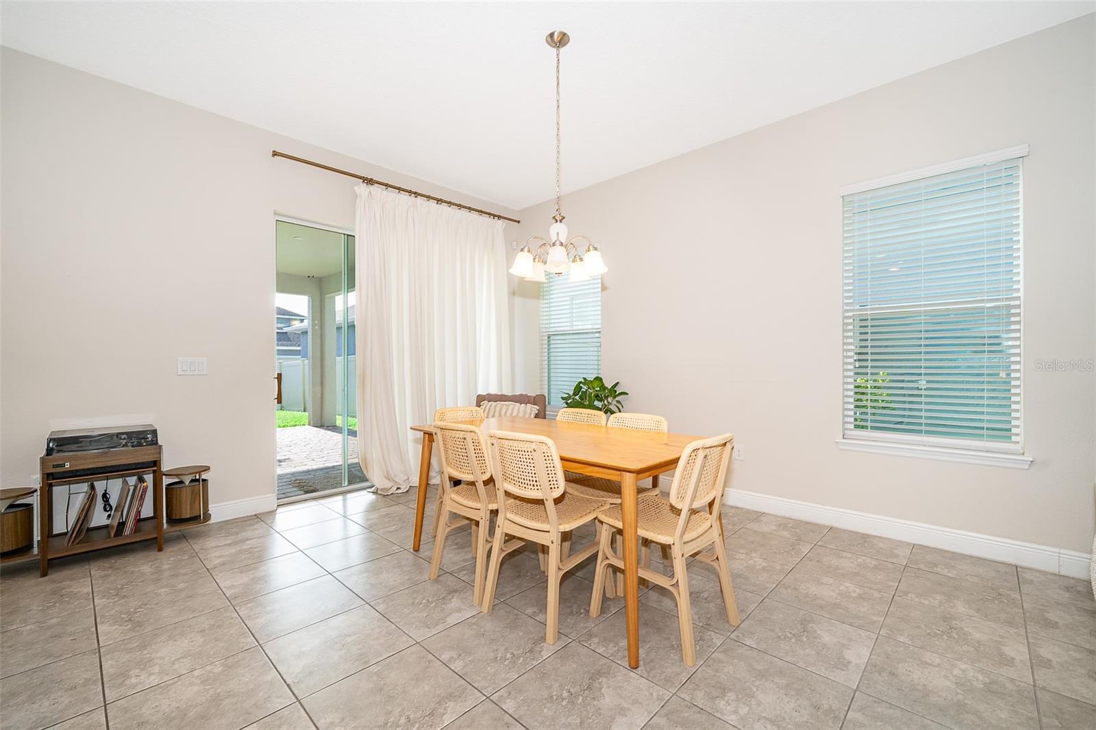 Image 15 of 34 For 7189 Summerlake Groves Street