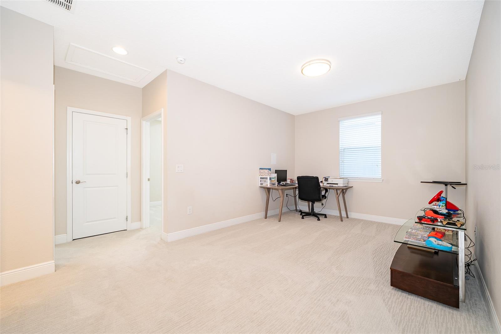 Image 21 of 34 For 7189 Summerlake Groves Street