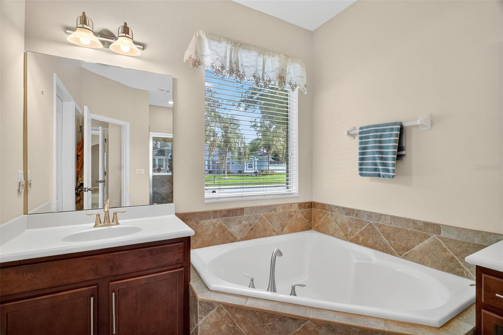 Image 25 of 38 For 2368 Parkside Glen Drive D