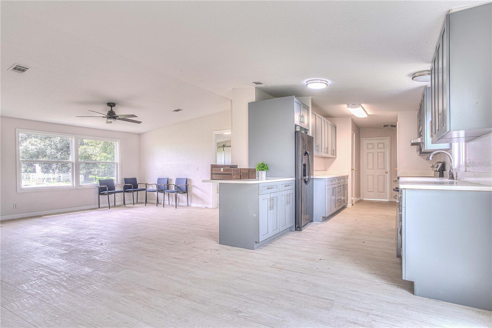 Image 11 of 25 For 8767 Cr-469  