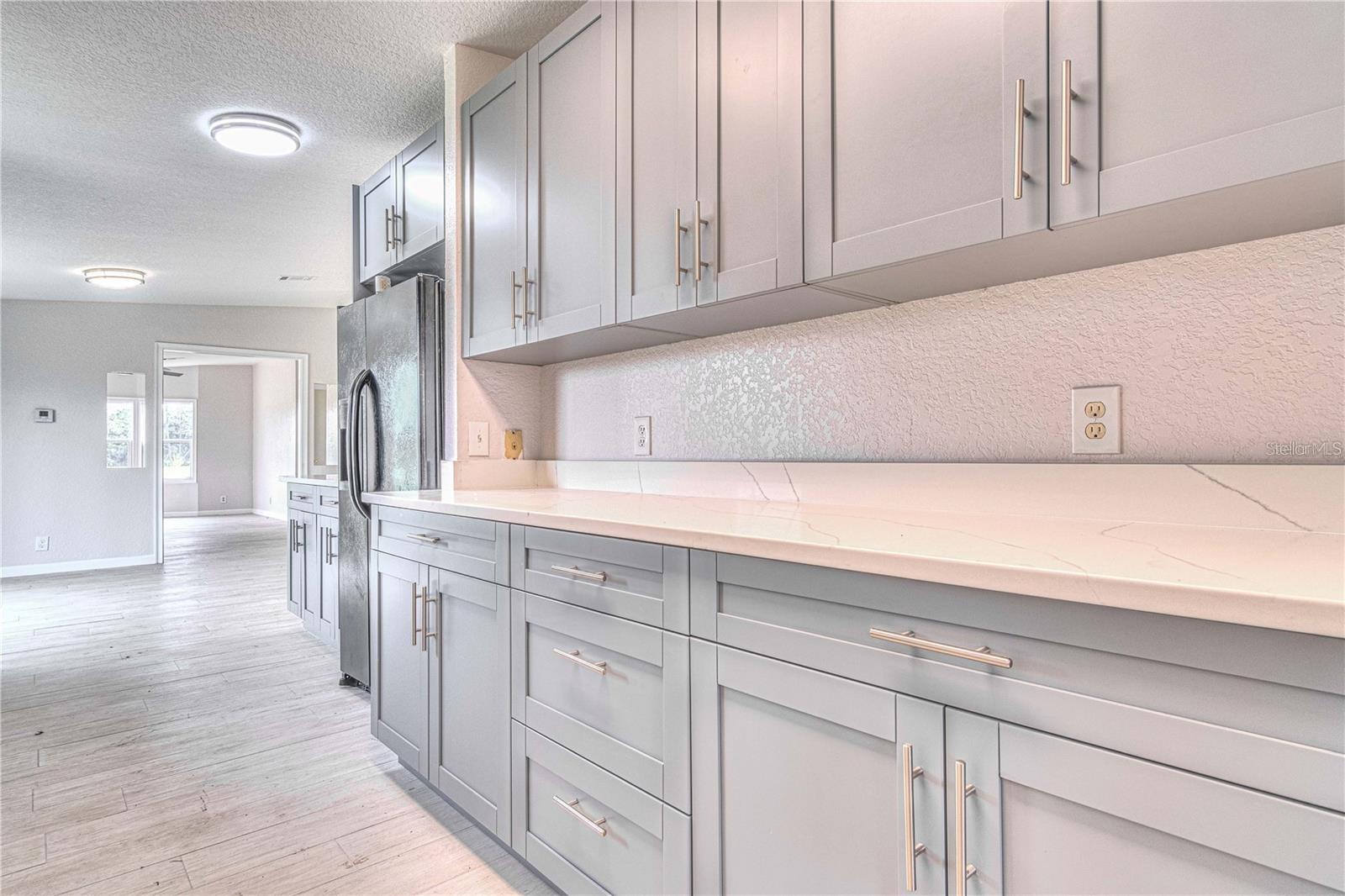 Image 13 of 25 For 8767 Cr-469  