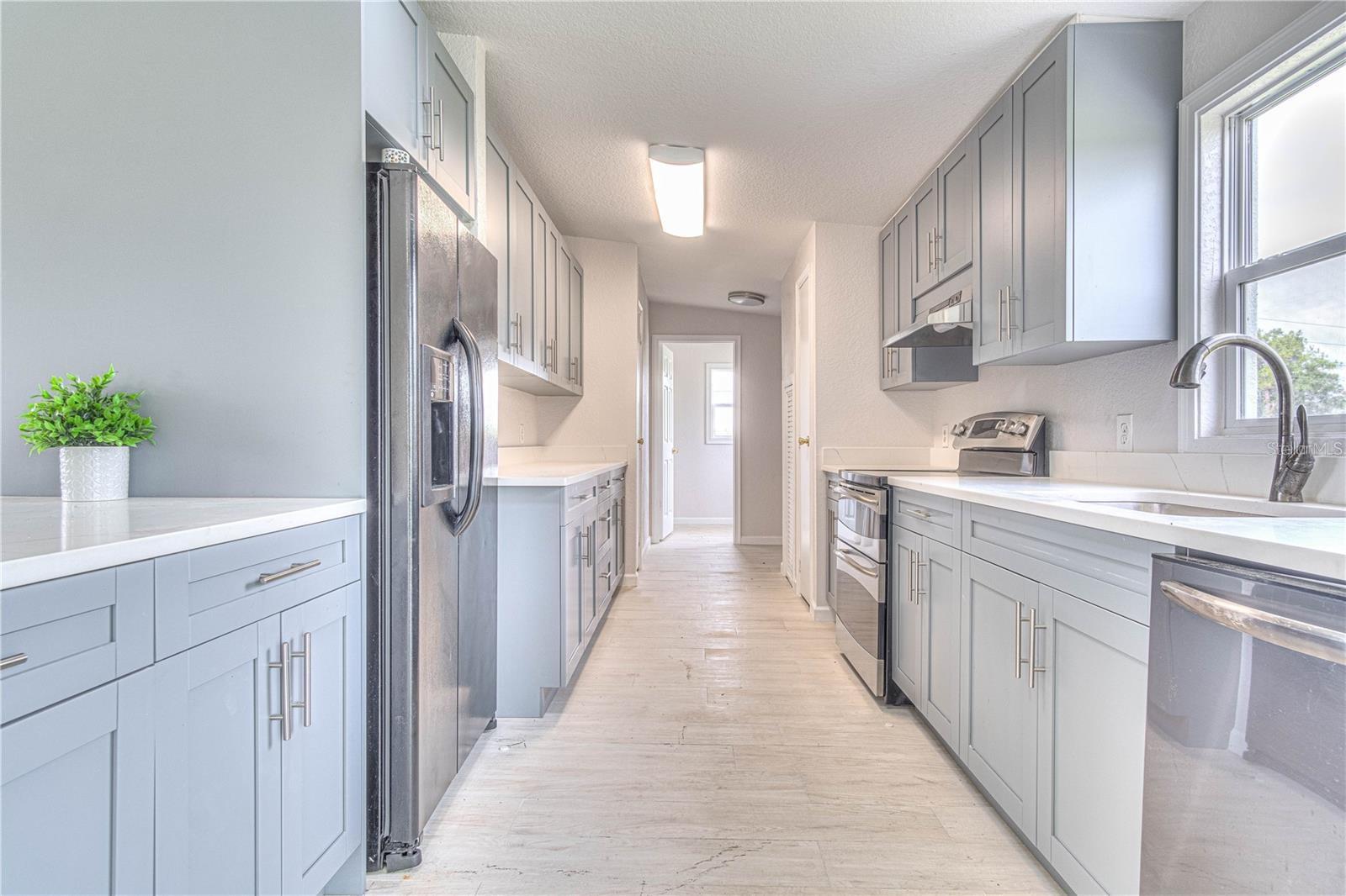 Image 14 of 25 For 8767 Cr-469  