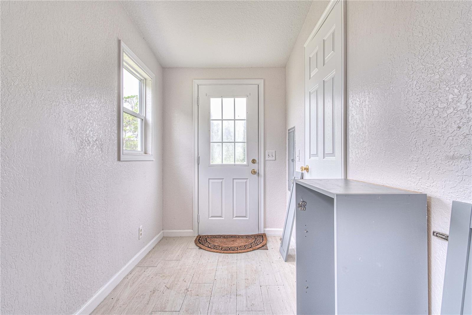 Image 15 of 25 For 8767 Cr-469  