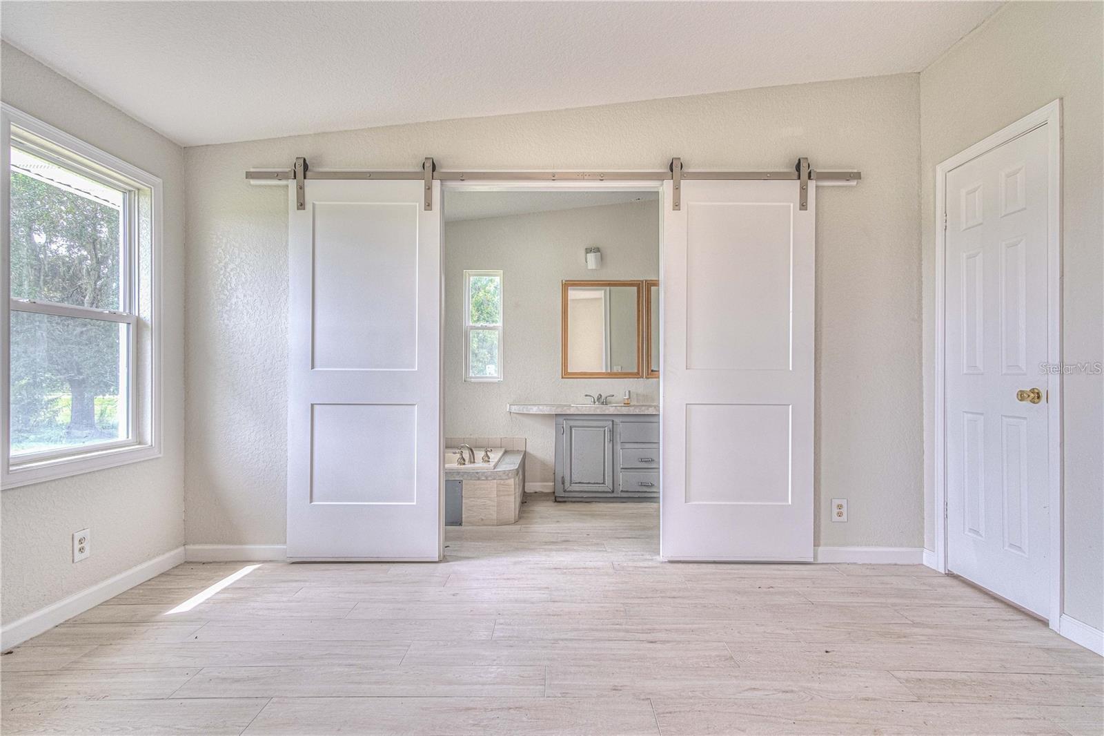 Image 17 of 25 For 8767 Cr-469  