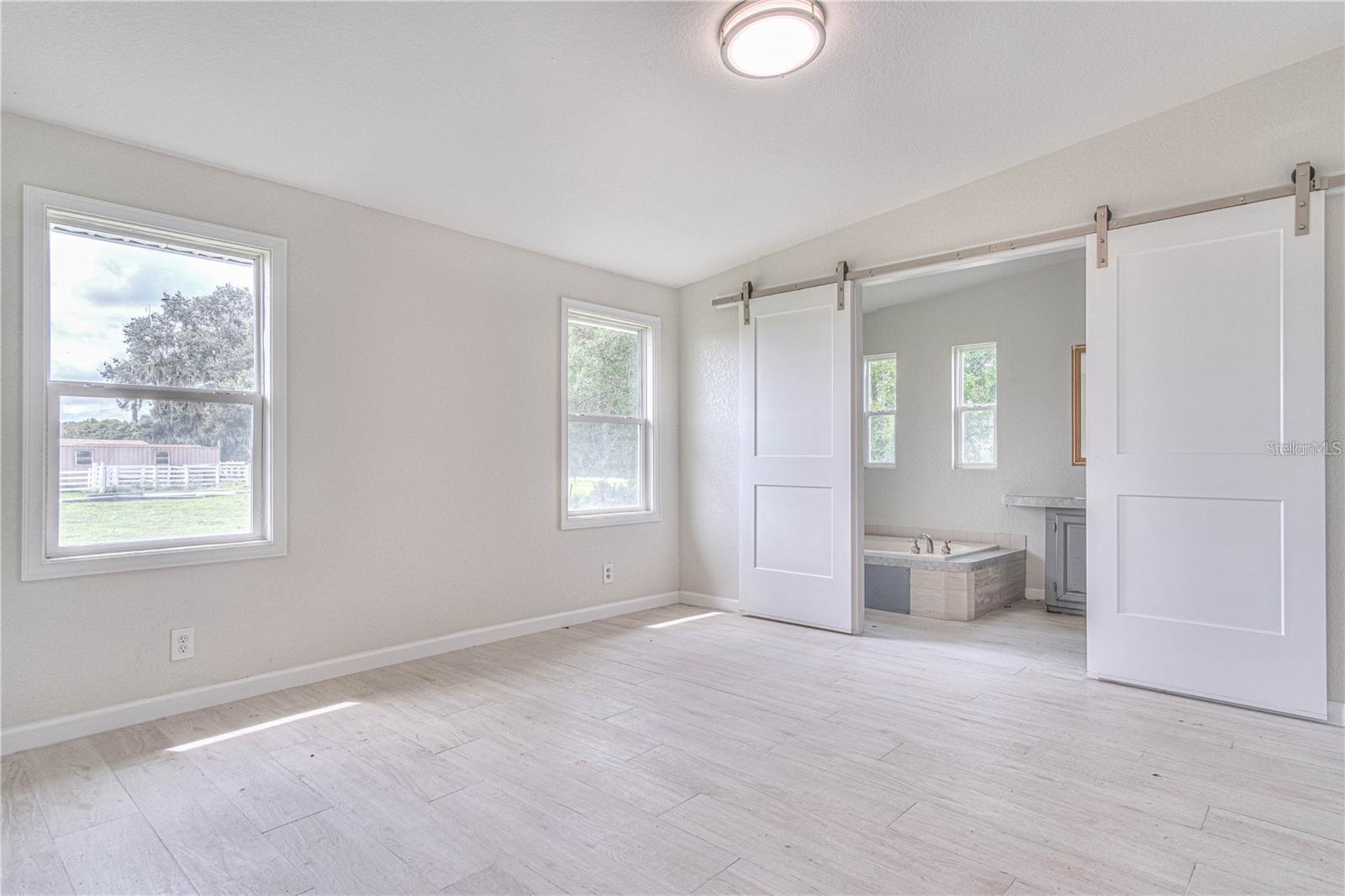 Image 21 of 25 For 8767 Cr-469  