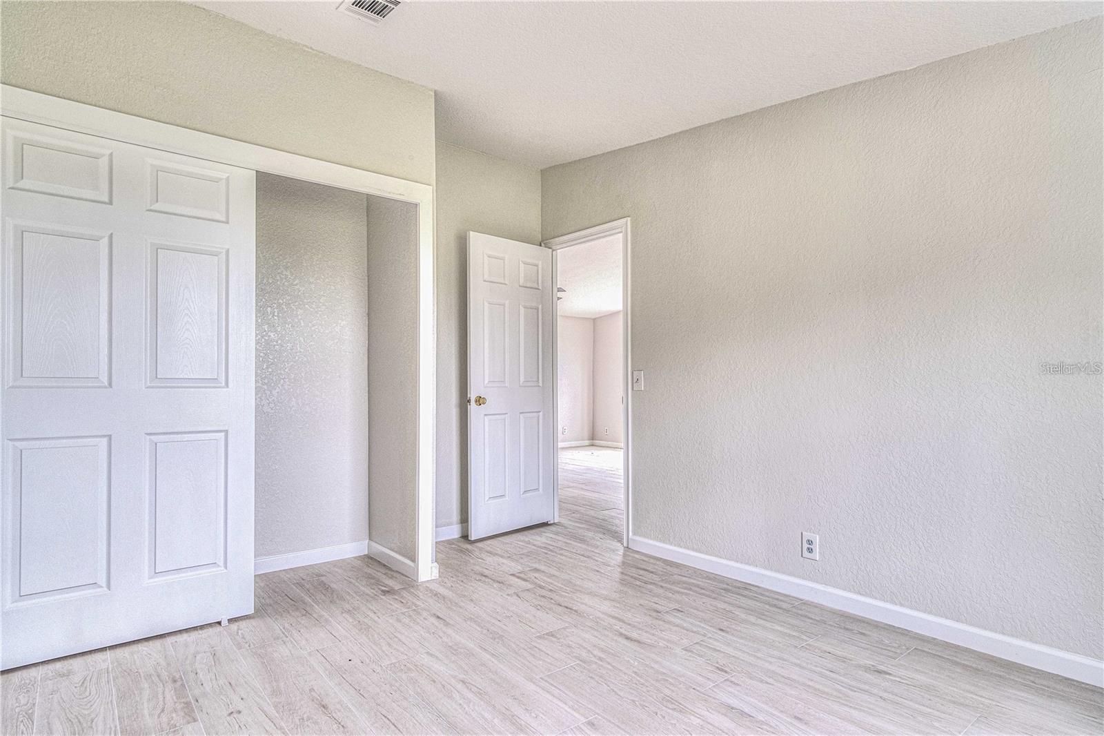 Image 23 of 25 For 8767 Cr-469  