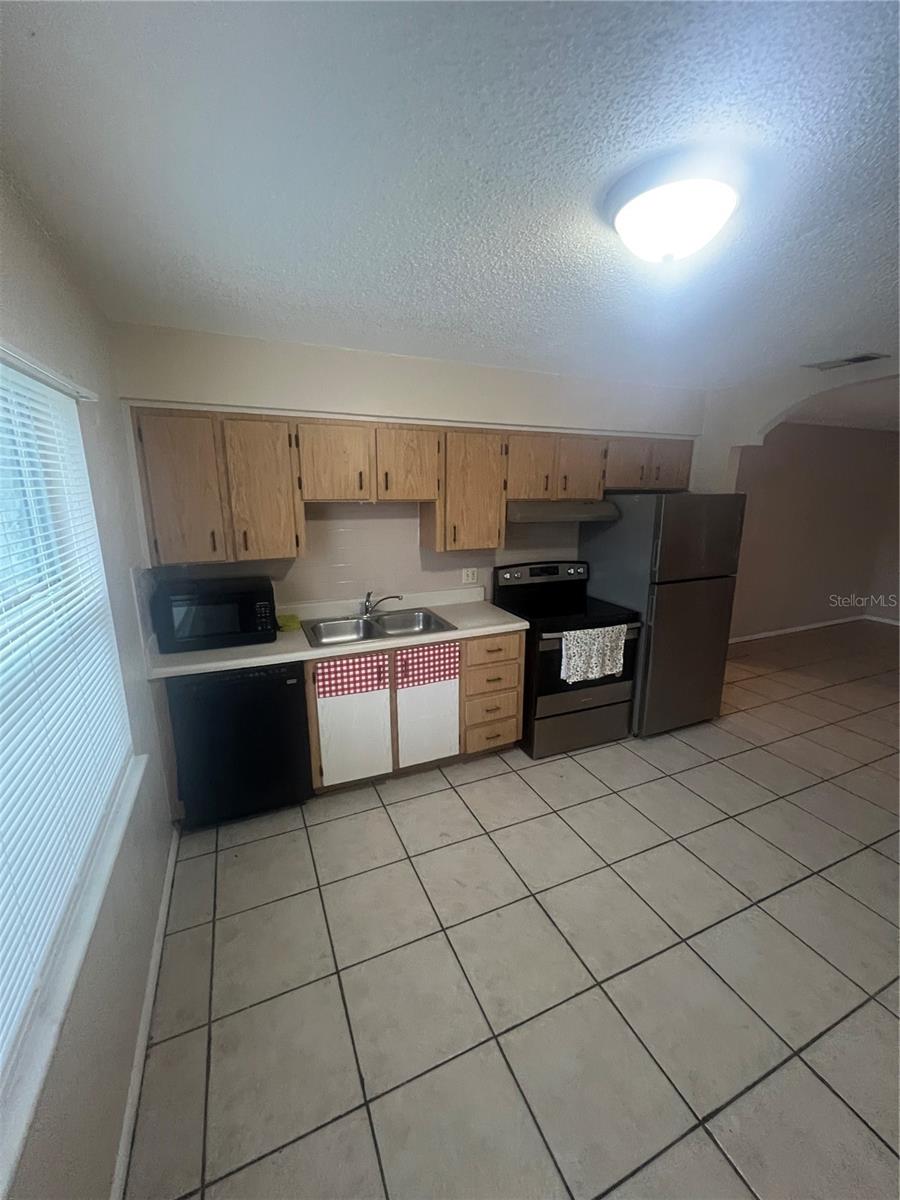 Image 7 of 12 For 715 Michigan Court 3