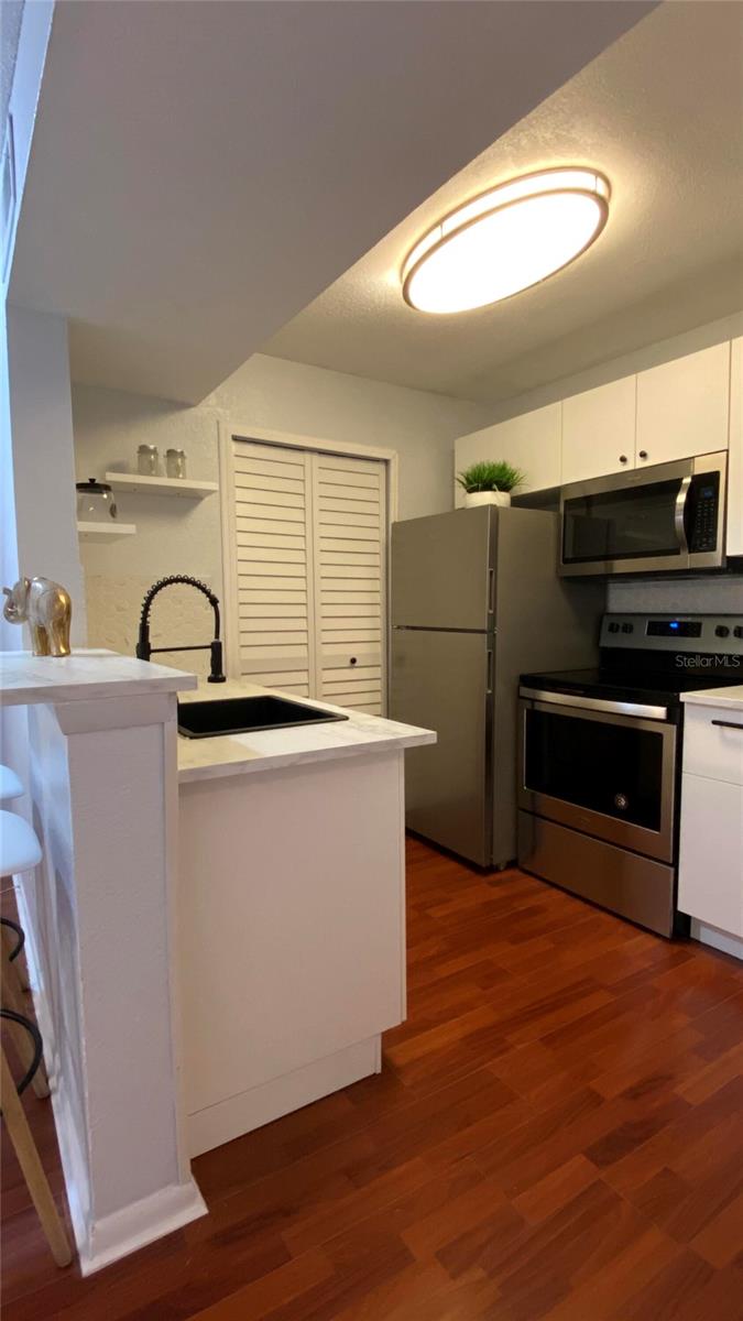 Image 19 of 30 For 11532 Westwood Boulevard 616