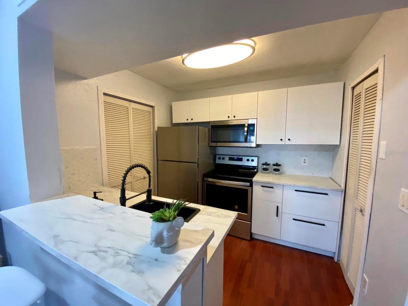 Image 20 of 30 For 11532 Westwood Boulevard 616