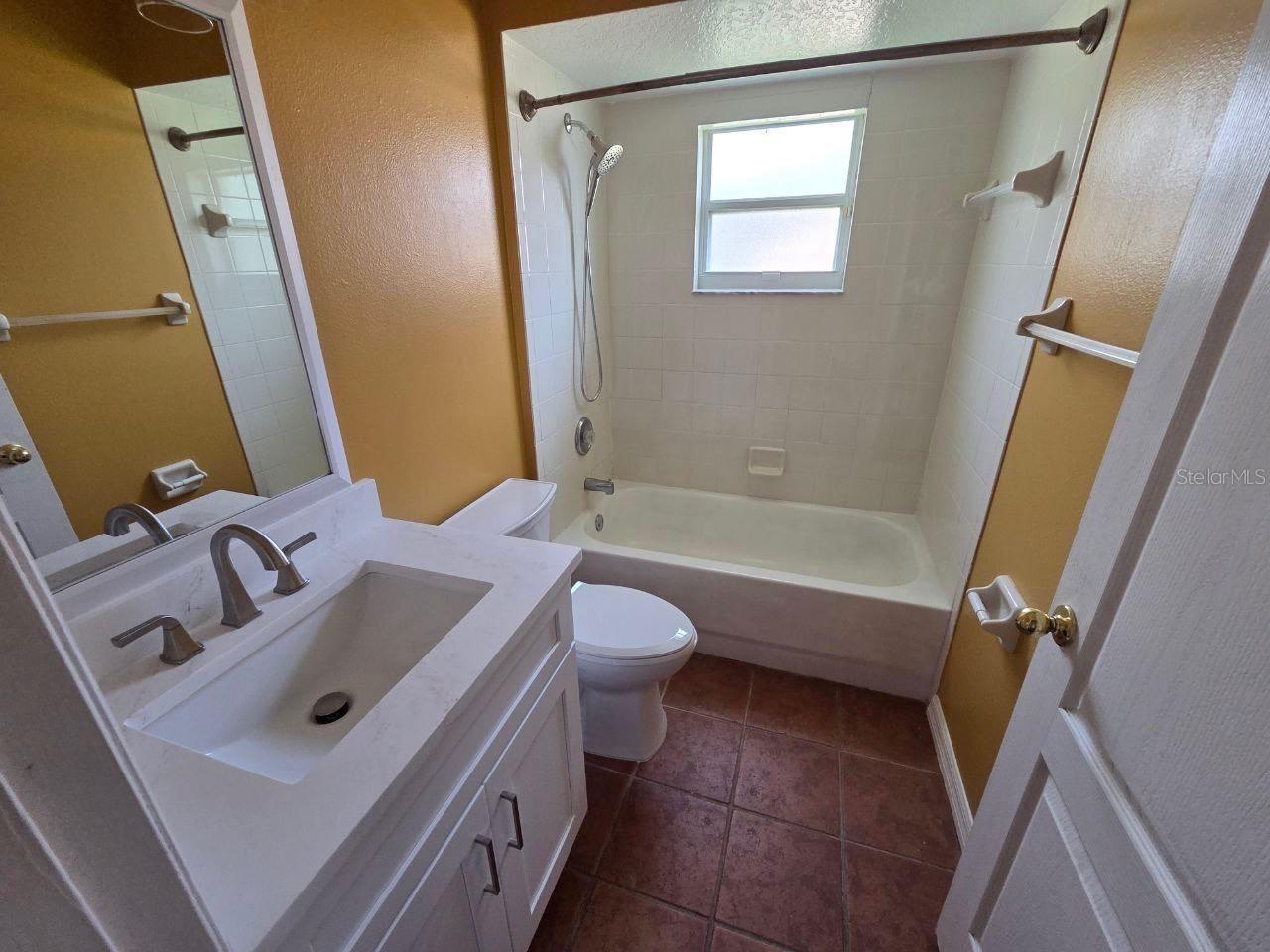 Image 12 of 14 For 2439 Siward Avenue