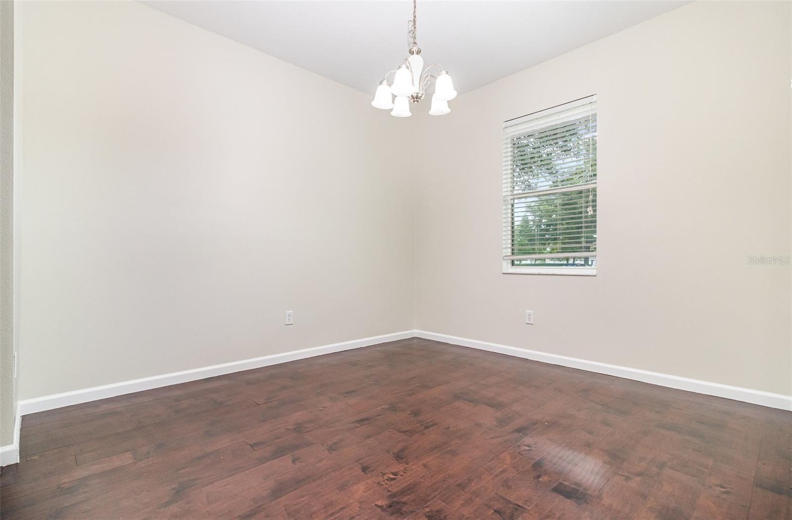 Image 7 of 25 For 1224 Priory Circle