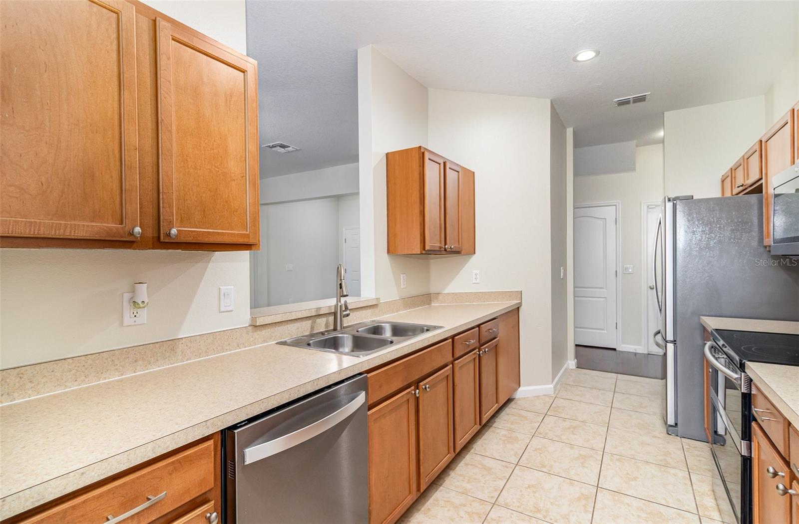Image 9 of 25 For 1224 Priory Circle