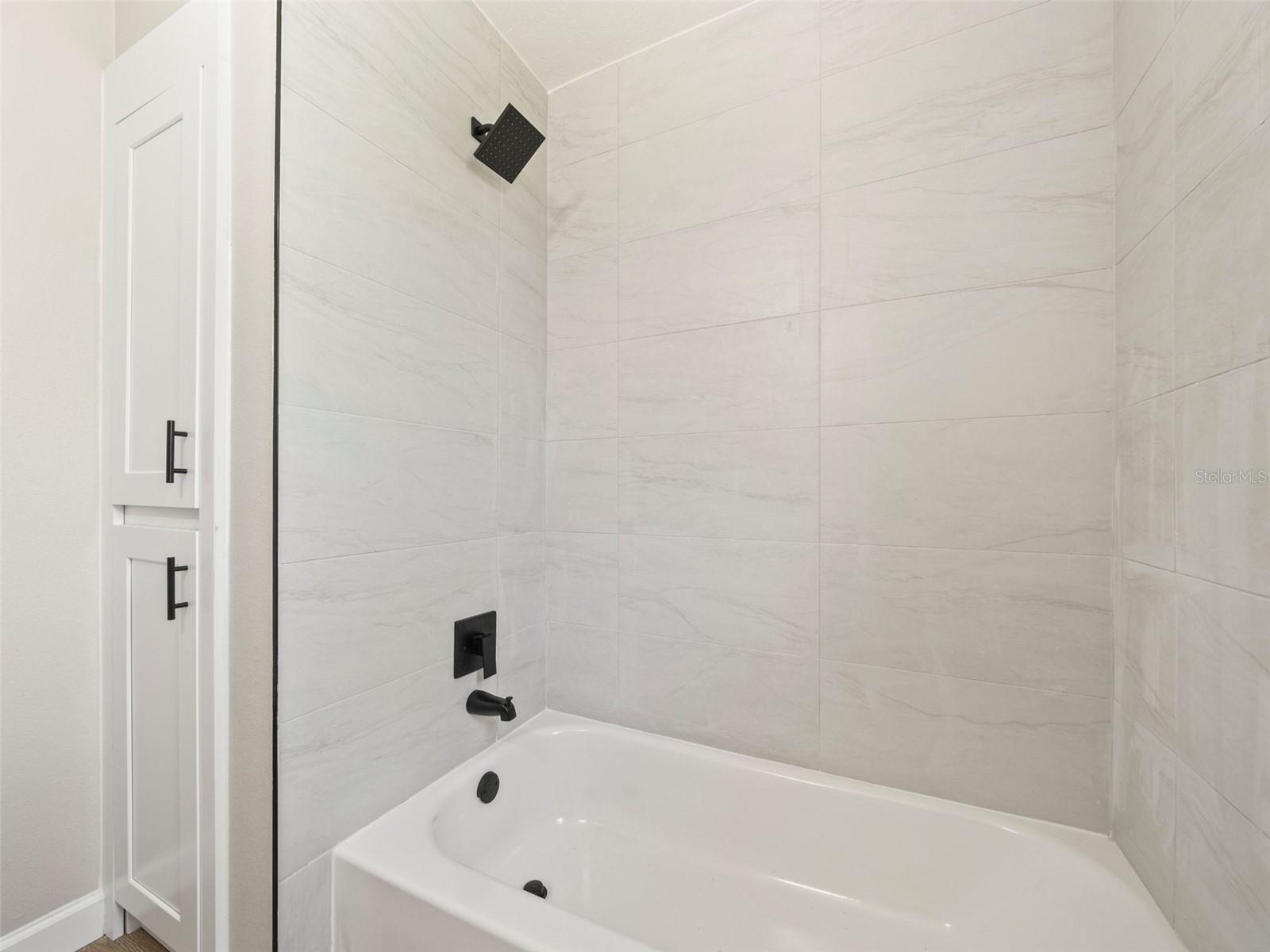 Image 13 of 41 For 901 Kensington Drive