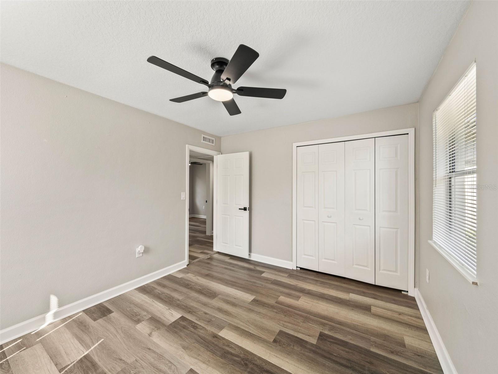 Image 16 of 41 For 901 Kensington Drive